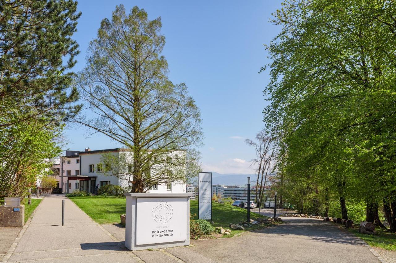 Le Domaine Hotell Villars-Sur-Glane Exteriör bild
